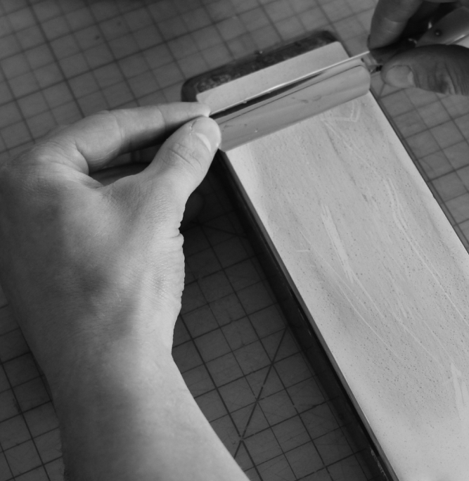 How To Use A Cut Throat Razor | The Beginners Guide